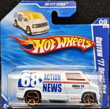 Load image into Gallery viewer, Hot Wheels 2010 Custom '77 Dodge Van Pearl White #125 HW City Works 9/10 New