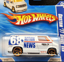 Load image into Gallery viewer, Hot Wheels 2010 Custom '77 Dodge Van Pearl White #125 HW City Works 9/10 New