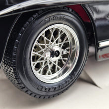 Load image into Gallery viewer, Bburago Mercedes-Benz 300 SL (1954) Gullwing Black #3015 1:18 Die Cast Car