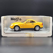 Load image into Gallery viewer, Maisto 1996 Mercedes-Benz SLK 230 Cabriolet Yellow #31838 1:18 Die Cast Car