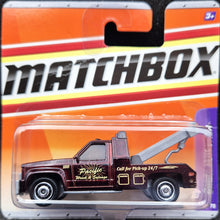 Load image into Gallery viewer, Matchbox 2010 GMC Wrecker Burgundy #73 City Action 1/15 New