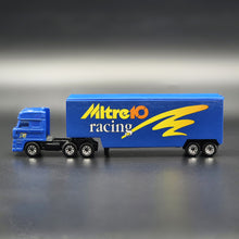 Load image into Gallery viewer, Matchbox 1993 DAF 3300 Spacecab Racing Transporter with Reynard Formula 3000 Car Mitre 10 Racing Team CY-24