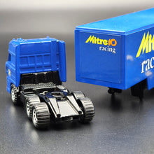 Load image into Gallery viewer, Matchbox 1993 DAF 3300 Spacecab Racing Transporter with Reynard Formula 3000 Car Mitre 10 Racing Team CY-24