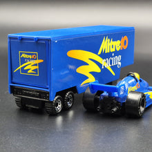 Load image into Gallery viewer, Matchbox 1993 DAF 3300 Spacecab Racing Transporter with Reynard Formula 3000 Car Mitre 10 Racing Team CY-24