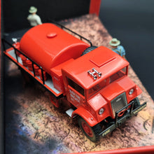 Load image into Gallery viewer, Trax - Trux 1940’s Chevrolet Blitz Wagon – Fire Fighting Tanker #F0F1 1:50 Die Cast Model/Diorama Gift Box