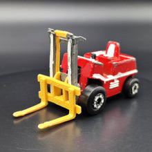 Load image into Gallery viewer, Matchbox 1976 Fork Lift Truck Red MB15 Superfast 1-75 Series
