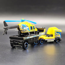 Load image into Gallery viewer, Hot Wheels 2013 Copter Chase Transporter & Propper Chopper - Truck & Helicopter Trackin' Trucks