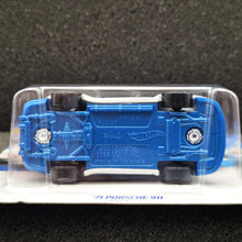 Load image into Gallery viewer, Hot Wheels 2023 '71 Porsche 911 White #126 Retro Racers 9/10 New