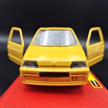 Load image into Gallery viewer, Bburago 1995 Fiat 500 Sporting (Cinquecento) Yellow #0194 1:24 Super Car Collection Diecast