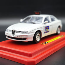 Load image into Gallery viewer, Bburago 2002 Alfa Romeo 156 Taxi White #0122 1:24 Super Car Collection Diecast