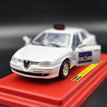 Load image into Gallery viewer, Bburago 2002 Alfa Romeo 156 Taxi White #0122 1:24 Super Car Collection Diecast