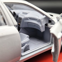 Load image into Gallery viewer, Bburago 2002 Alfa Romeo 156 Taxi White #0122 1:24 Super Car Collection Diecast