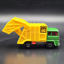 Load image into Gallery viewer, Matchbox 1987 Refuse Truck Green #36 Matchbox 1-75 Superfast - Front Axle Bent
