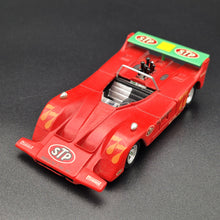 Load image into Gallery viewer, Solido 1970 March 707 CAN-AM STP Red #199 1:43 Die Cast Model - Driver - Chris Amon