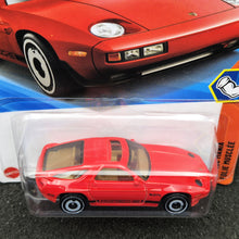 Load image into Gallery viewer, Hot Wheels 2025 1983 Porsche 928S Red #250 Muscle Mania 10/10 New Long Card