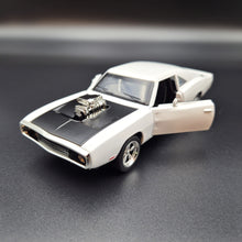 Load image into Gallery viewer, Explorafind 1969 Dodge Charger 500 White 1:32 Die Cast Car