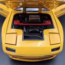Load image into Gallery viewer, Explorafind 1989 Mazda RX-7 Yellow 1:24 Die Cast Car