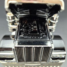 Load image into Gallery viewer, Explorafind 2010 Peterbilt 389 AeroCab Style Truck Black 1:24 Die Cast Truck