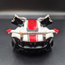 Load image into Gallery viewer, Explorafind 2016 McLaren P1 GTR White 1:32 Die Cast Car