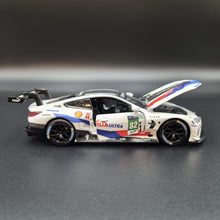 Load image into Gallery viewer, Explorafind 2018 BMW M8 GTE #82 2018-19 FIA WEC Race Car White 1:32 Die Cast Car