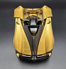Load image into Gallery viewer, Explorafind 2018 Pagani Huayra Gold 1:24 Die Cast Car