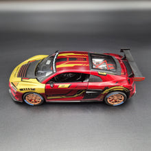 Load image into Gallery viewer, Explorafind 2020 Audi R8 V10 Red/Gold 1:24 Die Cast Car