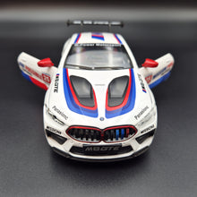 Load image into Gallery viewer, Explorafind 2020 BMW M8 GTE White 1:24 Die Cast Car