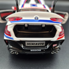 Load image into Gallery viewer, Explorafind 2020 BMW M8 GTE White 1:24 Die Cast Car