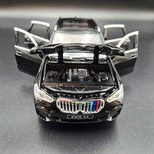 Load image into Gallery viewer, Explorafind 2020 BMW X5 Black 1:24 Die Cast Car