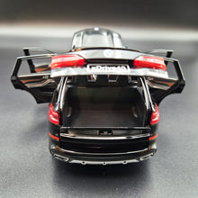 Load image into Gallery viewer, Explorafind 2020 BMW X5 Black 1:24 Die Cast Car
