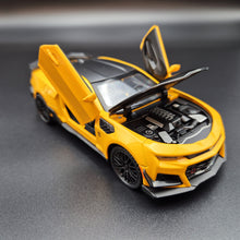 Load image into Gallery viewer, Explorafind 2020 Chevrolet Camaro ZL1 Yellow 1:32 Die Cast Car