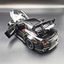 Load image into Gallery viewer, Explorafind 2020 Nissan GT-R Black 1:24 Die Cast Car