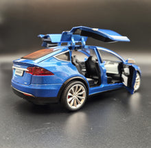 Load image into Gallery viewer, Explorafind 2020 Tesla Model X Metallic Blue 1:24 Die Cast Car