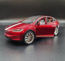 Load image into Gallery viewer, Explorafind 2020 Tesla Model X Metallic Red 1:24 Die Cast Car