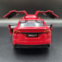 Load image into Gallery viewer, Explorafind 2020 Tesla Model X Red 1:24 Die Cast Car