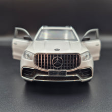 Load image into Gallery viewer, Explorafind 2021 Mercedes-Benz GLS 63 Pearl White 1:24 Die Cast Car