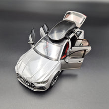 Load image into Gallery viewer, Explorafind 2022 Audi RS6 Avant Grey 1:24 Die Cast Car