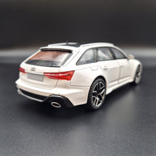Load image into Gallery viewer, Explorafind 2022 Audi RS6 Avant White 1:24 Die Cast Car