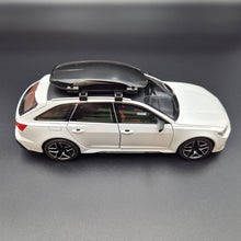 Load image into Gallery viewer, Explorafind 2022 Audi RS6 Avant White 1:24 Die Cast Car