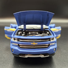 Load image into Gallery viewer, Explorafind 2022 Chevrolet Silverado 1500 Matte Blue 1:32 Die Cast Pickup