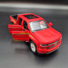 Load image into Gallery viewer, Explorafind 2022 Chevrolet Silverado 1500 Matte Red 1:32 Die Cast Pickup