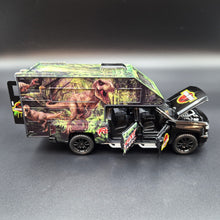Load image into Gallery viewer, Explorafind 2022 Chevrolet Silverado Camper Black 1:32 Die Cast Camper Van