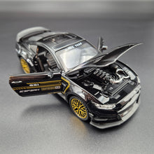 Load image into Gallery viewer, Explorafind 2022 Ford Mustang Shelby GT500 Black 1:32 Die Cast Car