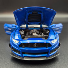 Load image into Gallery viewer, Explorafind 2022 Ford Mustang Shelby GT500 Blue 1:32 Die Cast Car