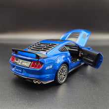 Load image into Gallery viewer, Explorafind 2022 Ford Mustang Shelby GT500 Blue 1:32 Die Cast Car