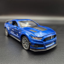 Load image into Gallery viewer, Explorafind 2022 Ford Mustang Shelby GT500 Blue 1:32 Die Cast Car
