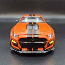 Load image into Gallery viewer, Explorafind 2022 Ford Mustang Shelby GT500 Orange 1:24 Die Cast Car