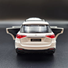 Load image into Gallery viewer, Explorafind 2022 Mercedes-Benz Maybach GLE 63 S White 1:36 Die Cast Car
