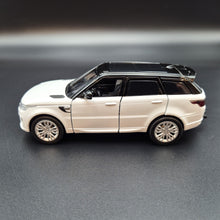 Load image into Gallery viewer, Explorafind 2022 Range Rover Sport White 1:32 Die Cast Car