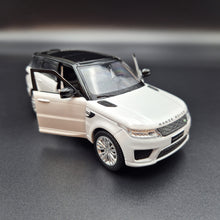 Load image into Gallery viewer, Explorafind 2022 Range Rover Sport White 1:32 Die Cast Car